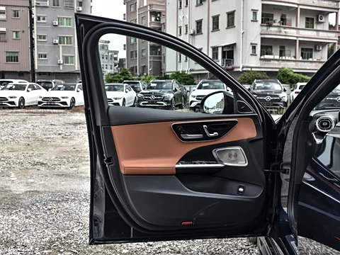 Mercedes-Benz C-Class – Luxury, Performance, and Innovation in One Sedan